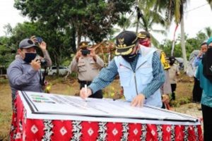 Bersama Kapolres dan Dandim, Bupati Sudian Noor Resmikan Kampung Tangguh di Desa Batulicin Irigasi