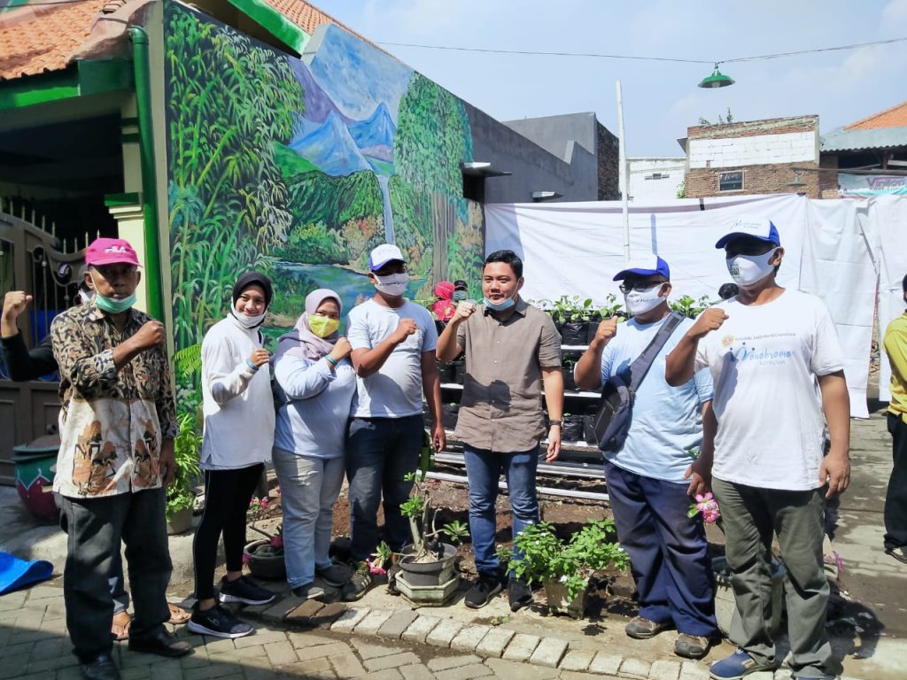 Dorong Warga Gemar Menanam, Kampung Sayur Ngagelrejo Surabaya Bentuk Gerakan 1500 Polybag