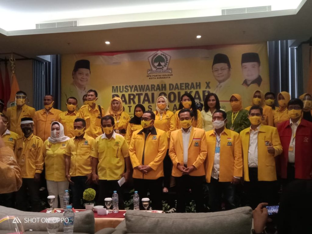 Dikukuhkan jadi Ketua DPD II Golkar Surabaya, Arif Fathoni Siap Menyolidkan Kader