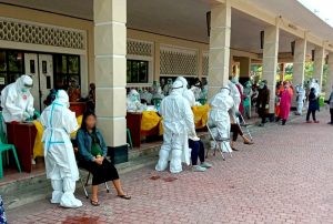 Didampingi Dokter Spesialis Kandungan, Ratusan Ibu Hamil Ikuti Test Swab Gratis di Gelora Pancasila