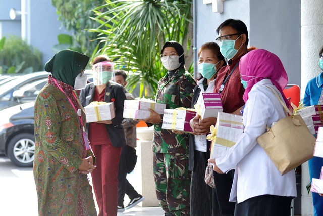 55 Rumah Sakit Terima Bantuan Alat Rapid Test dari Pemkot Surabaya