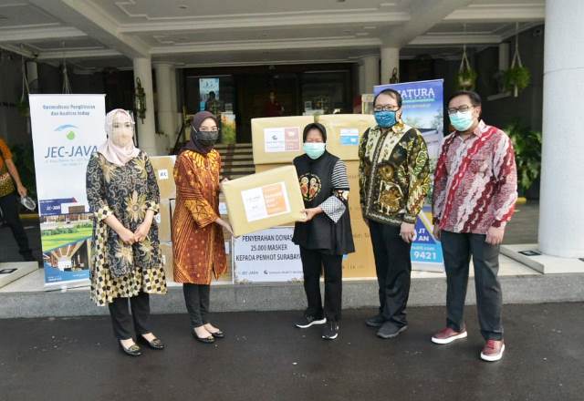 Apresiasi Kinerja Wali Kota Risma Tangani Pandemi, PT Graha Mukti Indah Beri Bantuan 25 Ribu Masker Medis