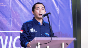 ITS Beri QR Code UMKM Kader Penggerak Halal