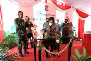 Resmikan SMPN 61, Wali Kota Surabaya Ingatkan Pentingnya Peningkatan Kualitas SDM