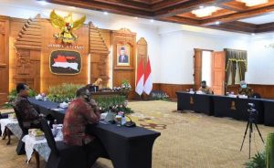 Gubernur Khofifah Apresiasi KADIN Jatim Dalam Membangun Sinergitas Industri Dengan Pendidikan Vokasi Di Tengah Pandemi