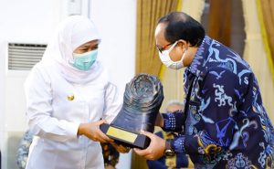 Bantuan Subsidi Gaji/ Upah Pekerja Diserahkan, Diharapkan Jadi Penguatan Ekonomi dan Ketahanan Kesehatan di Era Pandemi