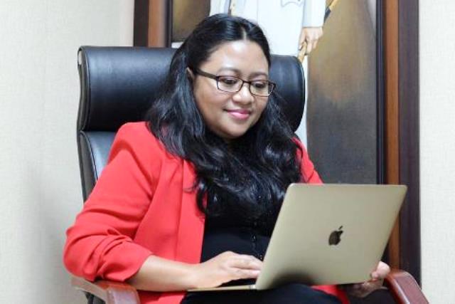 Ajak Warga Surabaya Menangkan Paslon yang Didukung Risma, Ini Alasan Agatha Retnosari