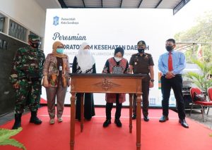 Wali Kota Risma Resmikan Labkesda jadi Bukti Surabaya Serius Tangani Covid-19