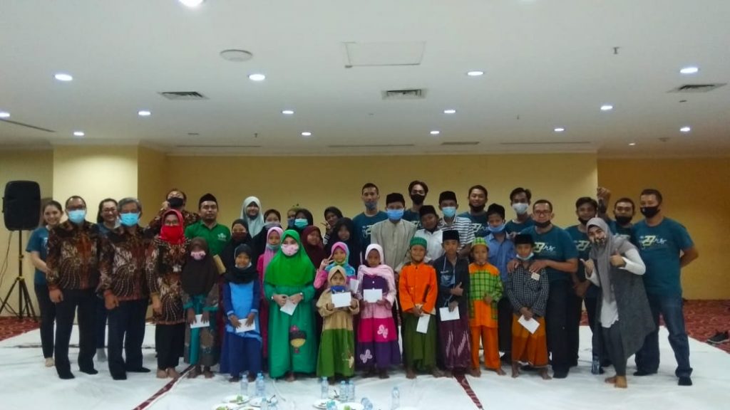 Rayakan 27 Tahun, Surabaya Suites Hotel Berbagi Dengan Anak Yatim