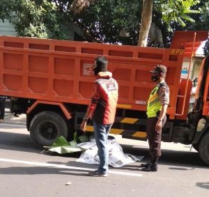 Terlindas Dump Truck, Pemuda Kota Kediri Tewas di Lokasi