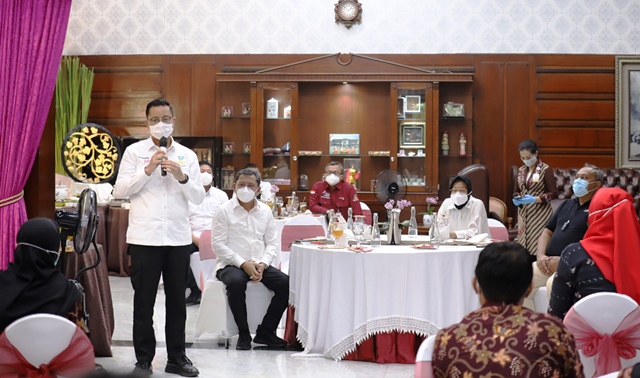 Puji Pemkot Surabaya, Mensos: Wali Kota Risma Top 3 Kepala Daerah Terbaik