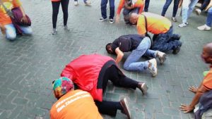 Terima Putusan Bebas, Empat Terdakwa Kasus MeMiles Spontan Sujud Syukur