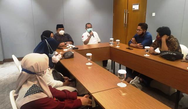 Dongkrak Daya Saing SDM Surabaya, Armuji Bakal Genjot Beasiswa Kuliah untuk Anak Muda