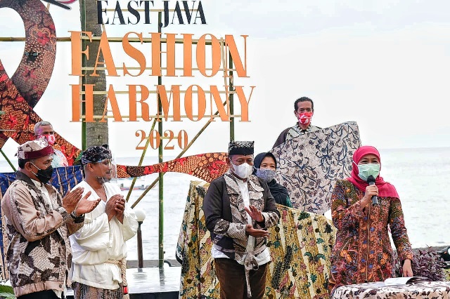 East Java Fashion Harmony 2020 Angkat Filosofi Batik Gringsing