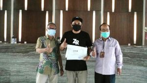 KPID Kalimantan Selatan Berikan Penghargaan P3SPS ke Jhonlin Radio