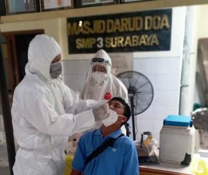 Jelang PBM Tatap Muka, Pemkot Surabaya Gelar Tes Swab Pelajar SMP