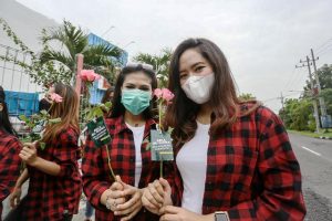 Begini Aksi ‘Bela Risma’ Sejumlah Gadis Milenial di Surabaya