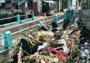 Tingginya Curah Hujan dan Limbah Kasur Jadi Penyebab Genangan di Surabaya
