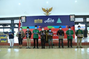 Wagub Emil: Donasi Masker Aice-GP Ansor Perkuat Gerakan Bersama Tangani Bencana Ganda Jatim