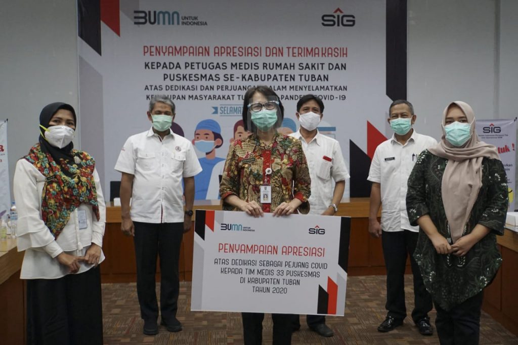 SIG Serahkan Bantuan Untuk Tenaga Medis Rumah Sakit dan Puskesmas di Tuban
