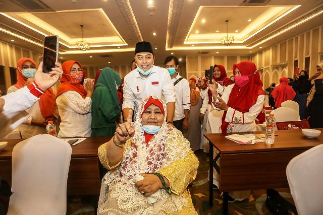 Paslon Eri-Armuji Komitmenn Selaraskan Pembangunan Surabaya dengan Program Jokowi