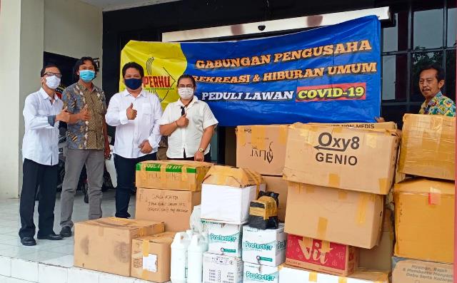 Peduli Covid 19, GAPERHU Serahkan Bantuan APD ke Polrestabes Surabaya