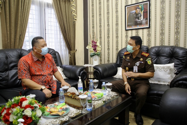 Plt Wali Kota Kunjungi Kejari Tanjung Perak dan PN Surabaya