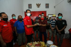 Usai Pidato Megawati dan Jokowi, PDIP Surabaya Bagikan 48 Tumpeng untuk Rakyat
