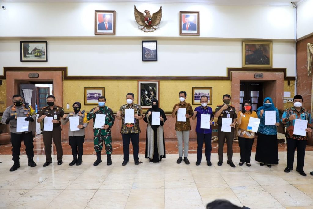 Plt Wali Kota dan Forpimda Surabaya Disuntik Vaksin Tahap Dua, Warga Diminta Tak Takut Divaksin