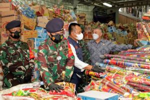 Pemprov Jatim Lepas Bantuan Korban Bencana Sulbar dan Kalsel dengan KRI Banda Aceh
