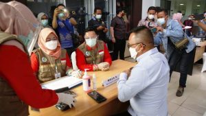 Launching Vaksinasi Covid 19, Dinkes Tanah Bumbu Pastikan Aman dan Halal