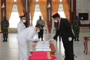 Dilantik Plh. Gubernur Kalsel, Pasangan Zairullah-Rusli Resmi Jabat Bupati dan Wakil Bupati Tanbu