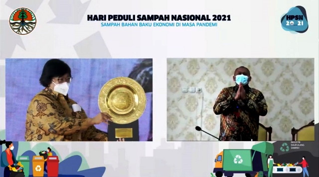 Berhasil Kurangi Volume Sampah di TPA, Pemkot Surabaya Terima Penghargaan dari Kementerian LHK