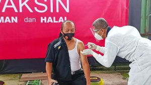 Polres Kediri Gelar Giat Vaksinasi ke Personil di Jajarannya