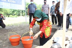 Wabup Kediri Resmikan Peletakan Batu Pertama Pembangunan Masjid An-Nuur Al Usmani