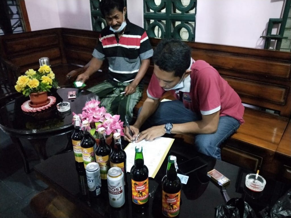 Jual Miras dan Beer Ilegal, Toko Jamu di Kota Kediri Digrebek Polisi