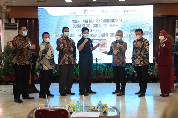 Perluas Digitalisasi di Kabupaten Kediri, Bupati Mas Dhito Terbitkan SK untuk TP2DD