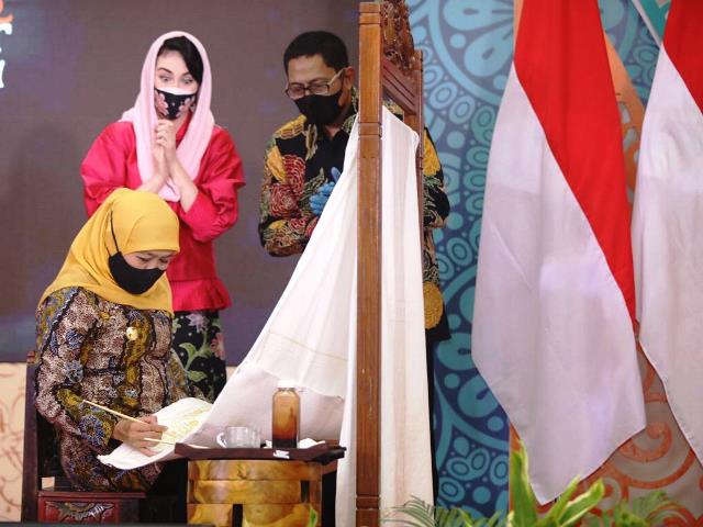 Gubernur Khofifah: Pameran Batik, Bordir & Aksesoris Fair ke -16, Momentum Kebangkitan UMKM Jatim