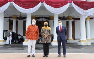 Gubernur Khofifah Tawarkan Kerjasama Musium, Fashion dan Mode Halal Dengan Perancis