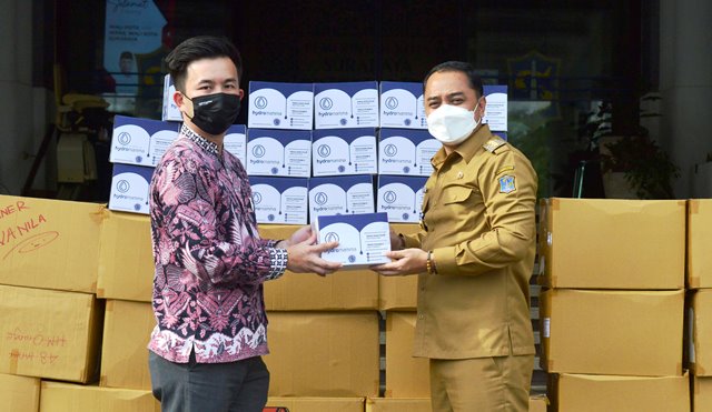 Terima 5.500 Kotak Vitamin C, Pemkot Surabaya Bakal Salurkan untuk Lansia Agar Imunnya Meningkat