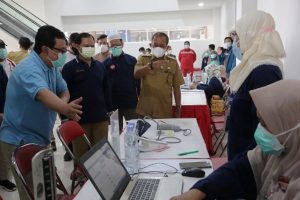 Wakil Wali Kota Armudji Tinjau Vaksinasi Covid-19 di RSUD dr Soewandhie