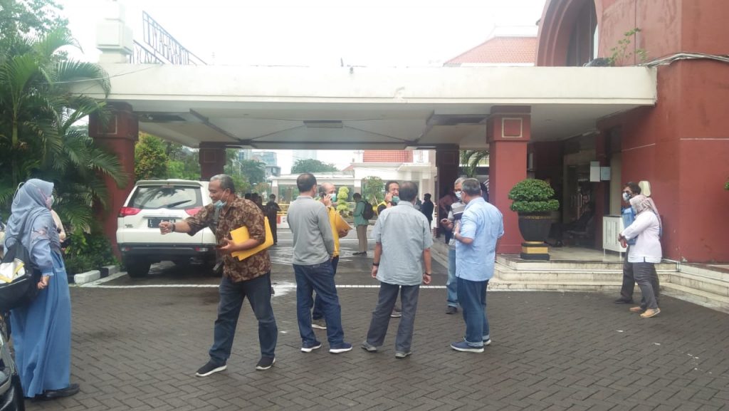Gedung DPRD Surabaya Terimbas Getaran Gempa, Rapat LKPJ Wali Kota di Stop Sementara