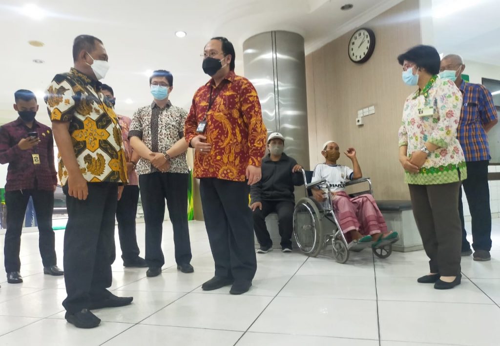 Pantau Penerapan JKS di Surabaya, Wawali Armuji Kunjungi RS Swasta