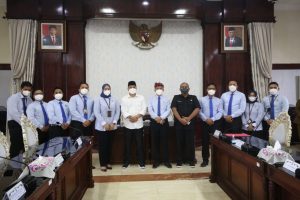 Bantu Selamatkan Aset, Wali Kota Eri Cahyadi Beri Penghargaan Jajaran Kejari Tanjung Perak