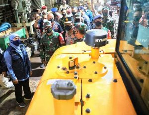Gubernur Khofifah bersama Forkopimda Jatim Berangkatkan Bantuan ke NTT