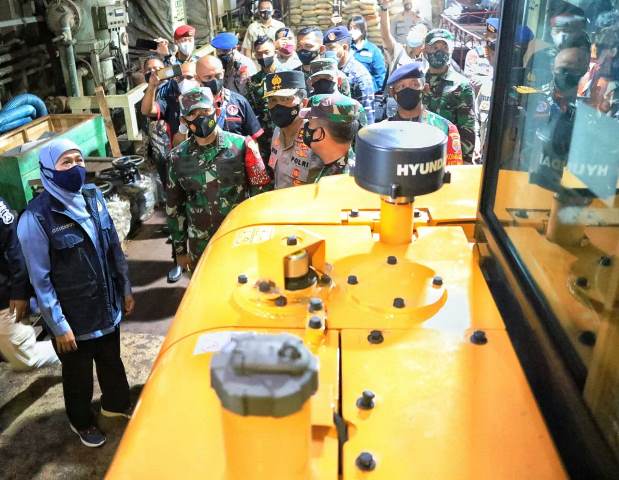 Gubernur Khofifah bersama Forkopimda Jatim Berangkatkan Bantuan ke NTT