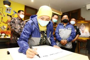 Resmikan Press Room “Instagrammable”, Gubernur Khofifah Ajak Wartawan Makin Profesional dan Produktif