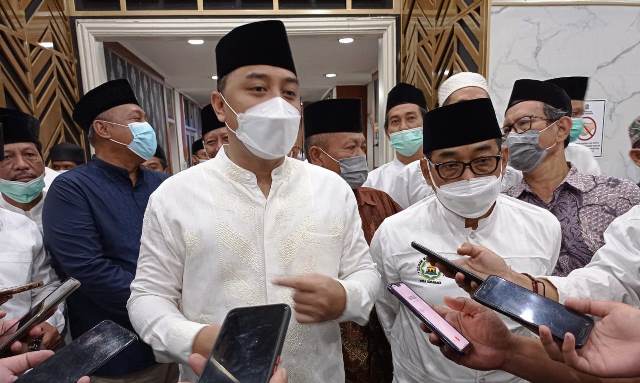Hadir di Acara Dewan Masjid Indonesia, Wali Kota Eri Cahyadi Tekankan Prokes saat Salat Tarawih