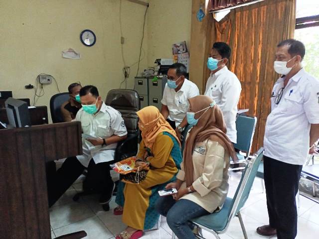 Sosialisasikan Aplikasi Edabu Jamkesda di Kantor Kelurahan, Pemkot Surabaya Ajak Warga Segera Mendaftar