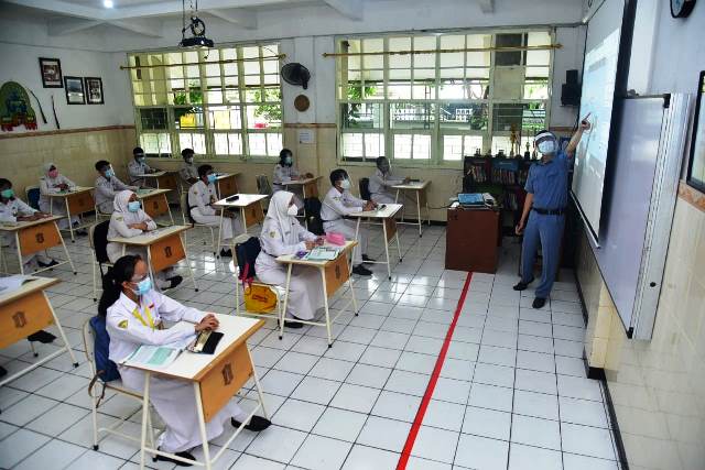 Pemkot Surabaya Berikan Dua Fasilitas Pembelajaran, Melalui Tatap Muka dan Daring